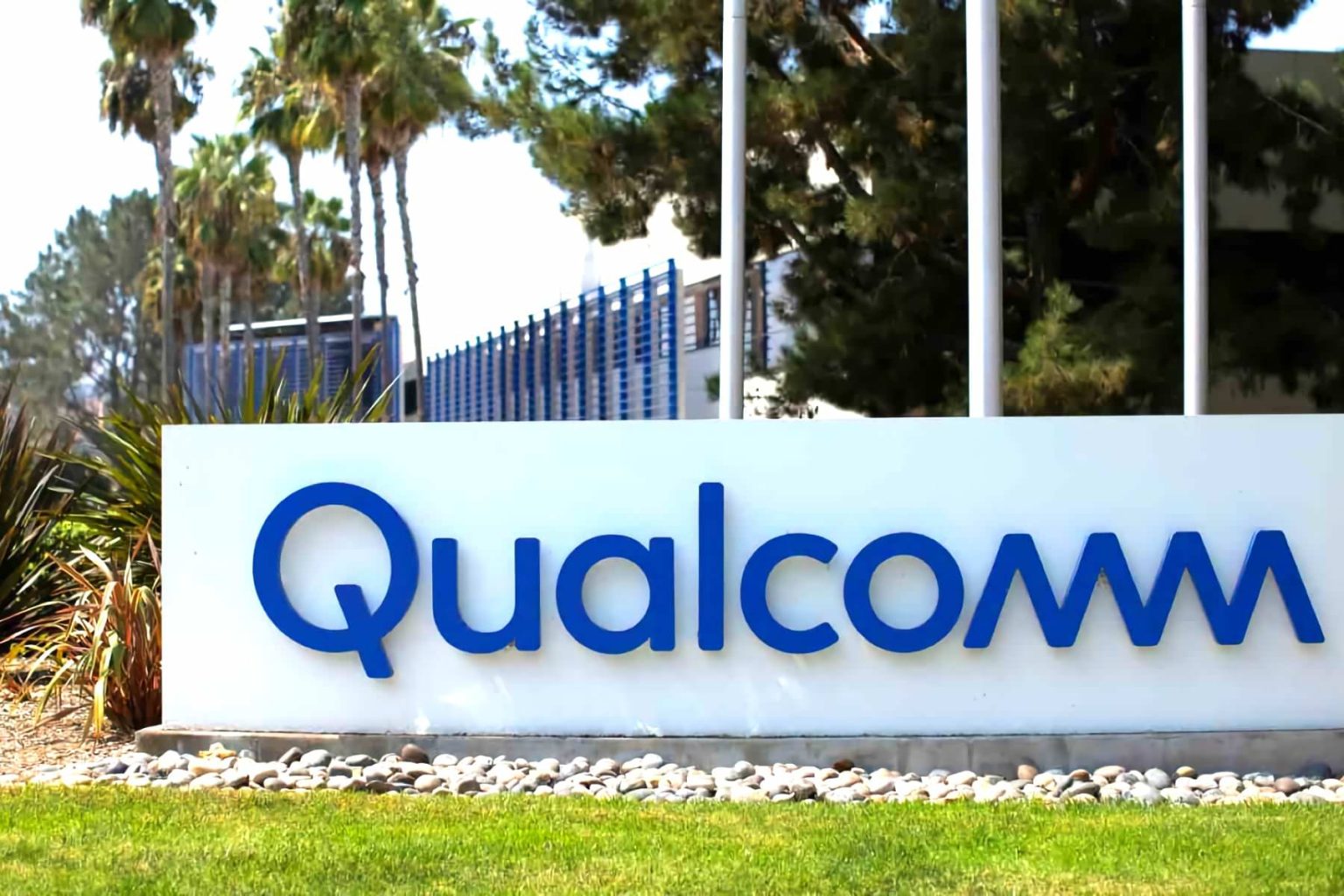 Qualcomm планирует разработать серверные чипы