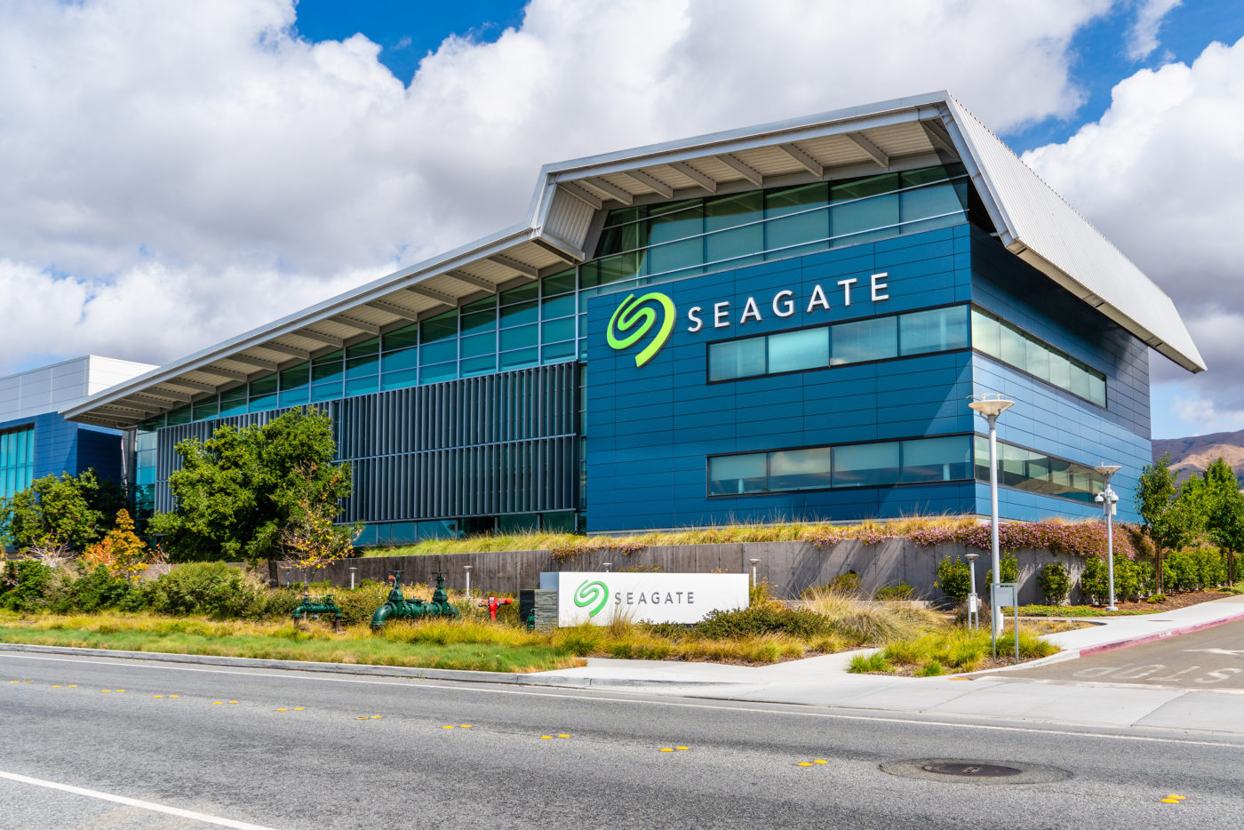 Акции компании Seagate упали в цене на 10%